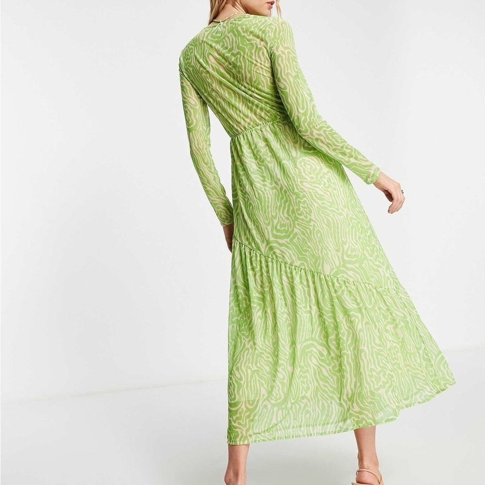 Elegant Lime Green Long Sleeve Dress - Picture 4 of 9